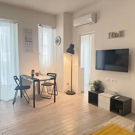 A Casa Di Imma A 5 Min Stazione Centrale, Wi-fi Veloce, Balcone Abitabile * Milan
