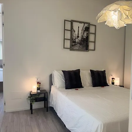 A Casa Di Imma A 5 Min Stazione Centrale, Wi-fi Veloce, Balcone Abitabile Apartment *