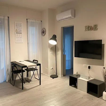 דירה A Casa Di Imma A 5 Min Stazione Centrale, Wi-fi Veloce, Balcone Abitabile מילאנו