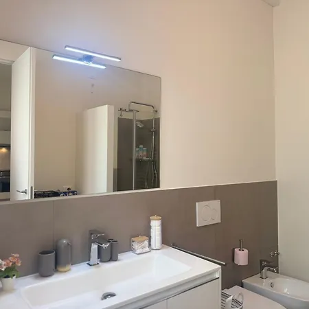 Appartamento A Casa Di Imma A 5 Min Stazione Centrale, Wi-fi Veloce, Balcone Abitabile Milano